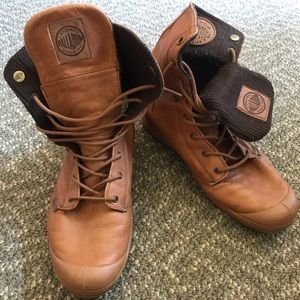 Palladium boots! brown, small treads.